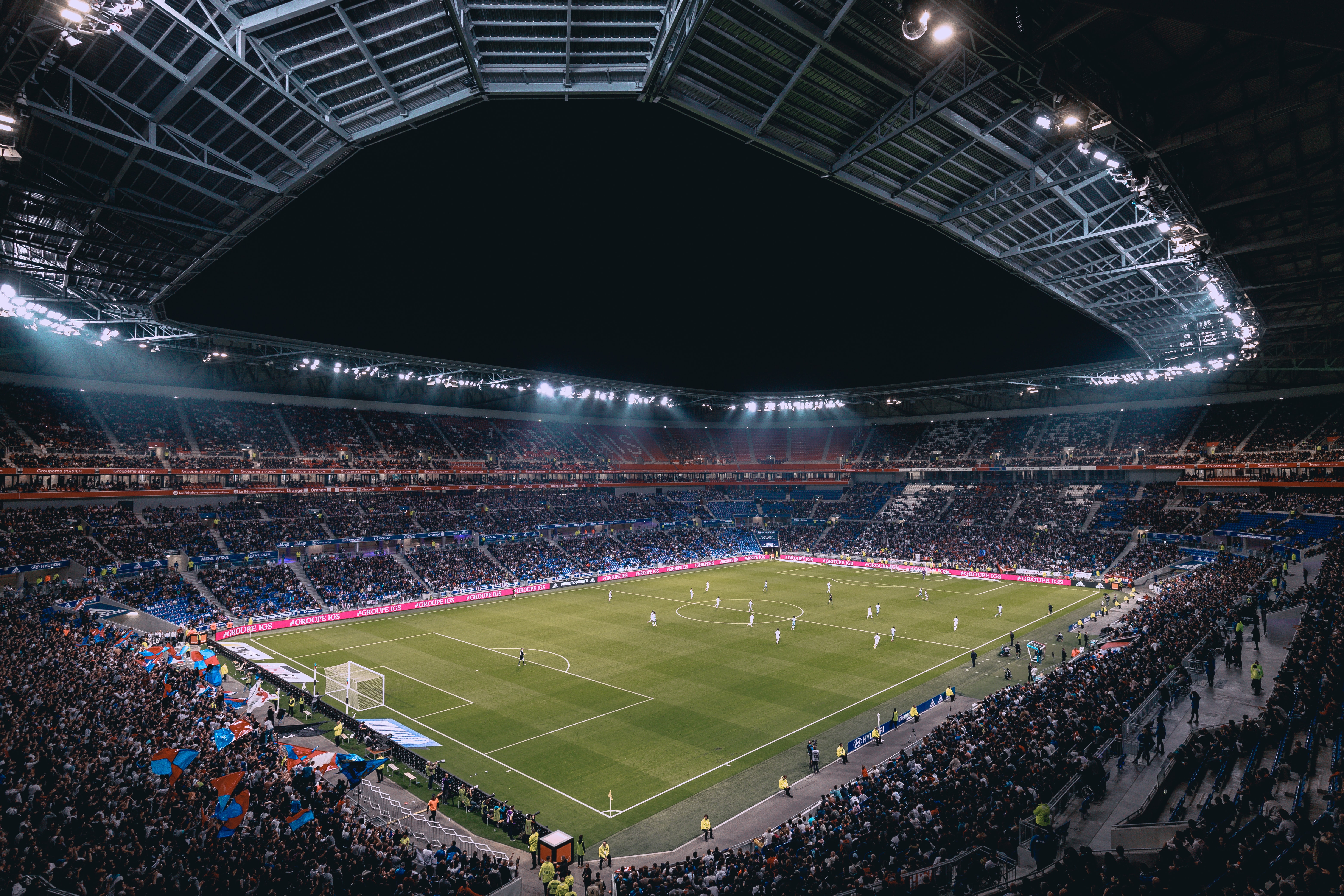 Inteligentna technologia wsparciem dla zapewnienia bezpieczeństwa na stadionach