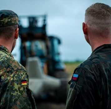 Sojusznicza współpraca przy rozbudowie infrastruktury obronnej