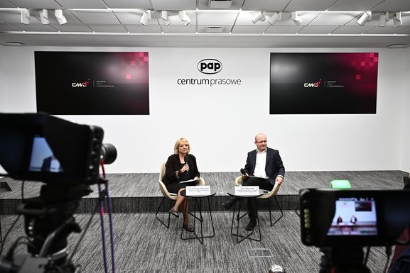 Rządowe Centrum Walki z Dezinformacją zapowiada ofensywne działania, a nie tylko analizy Debata Centrum Walki z Dezinformacj